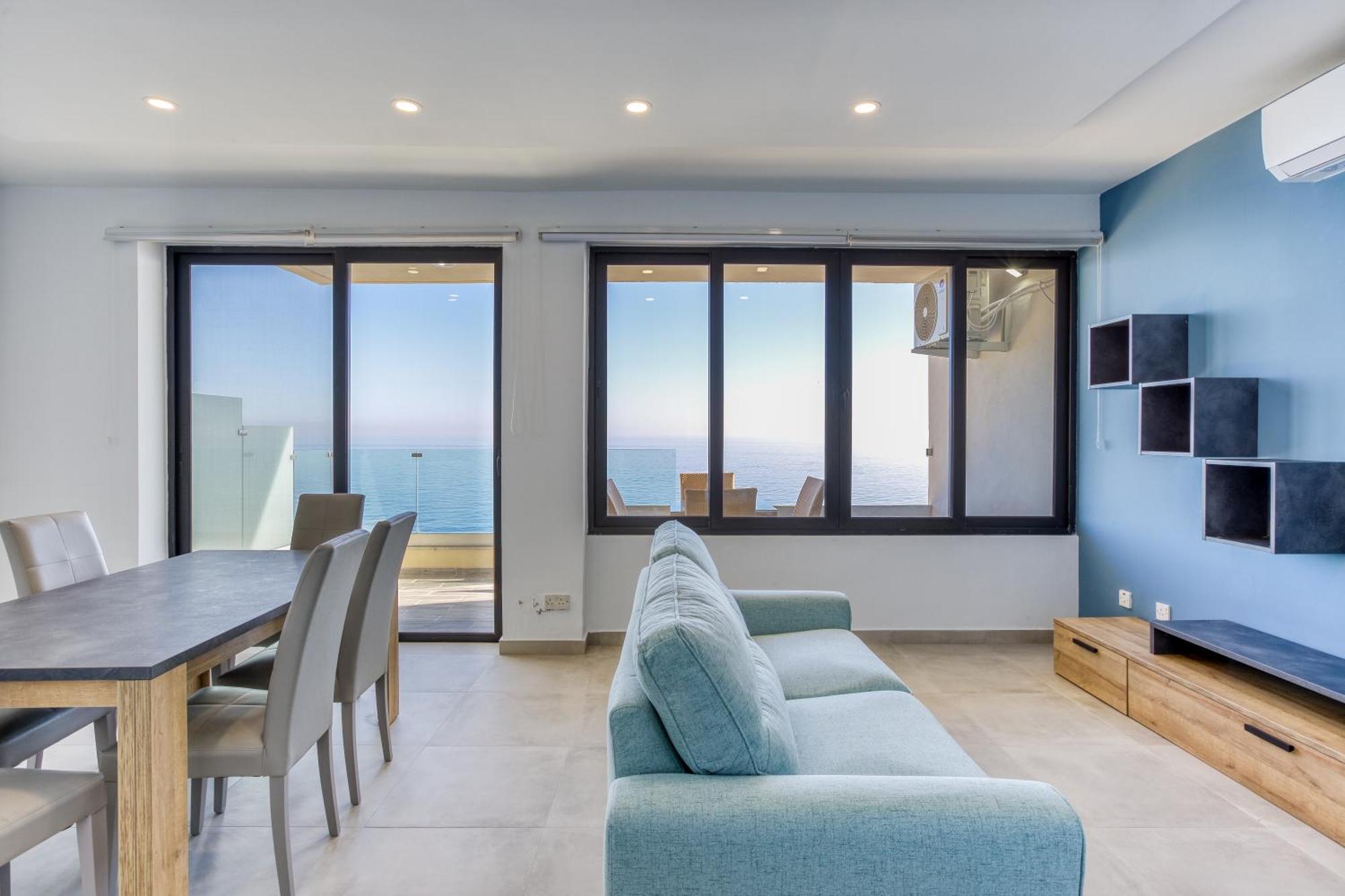 Seafront With Balcony & Sea Views By Jl * Sliema