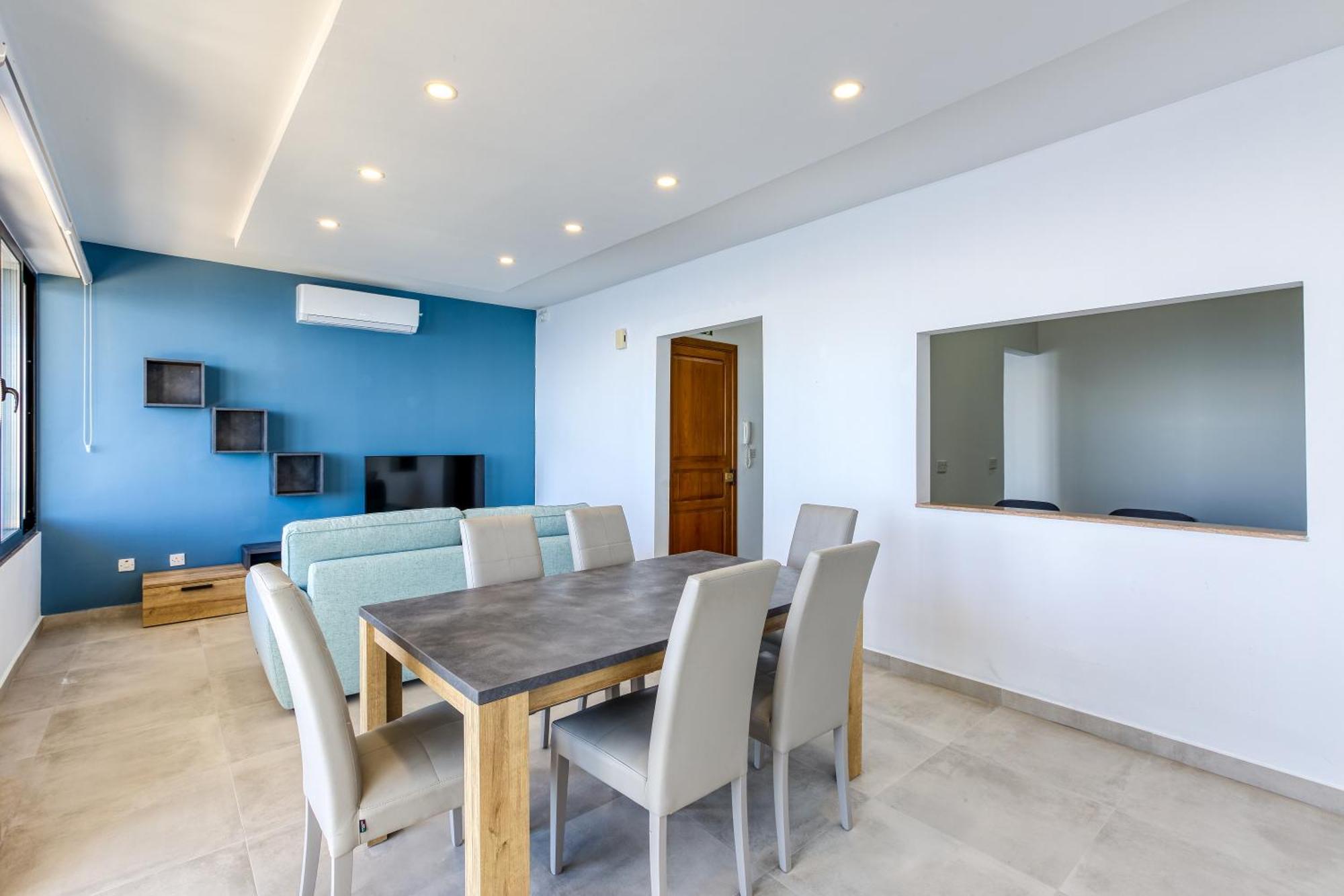 Seafront With Balcony & Sea Views By Jl Appartamento Sliema