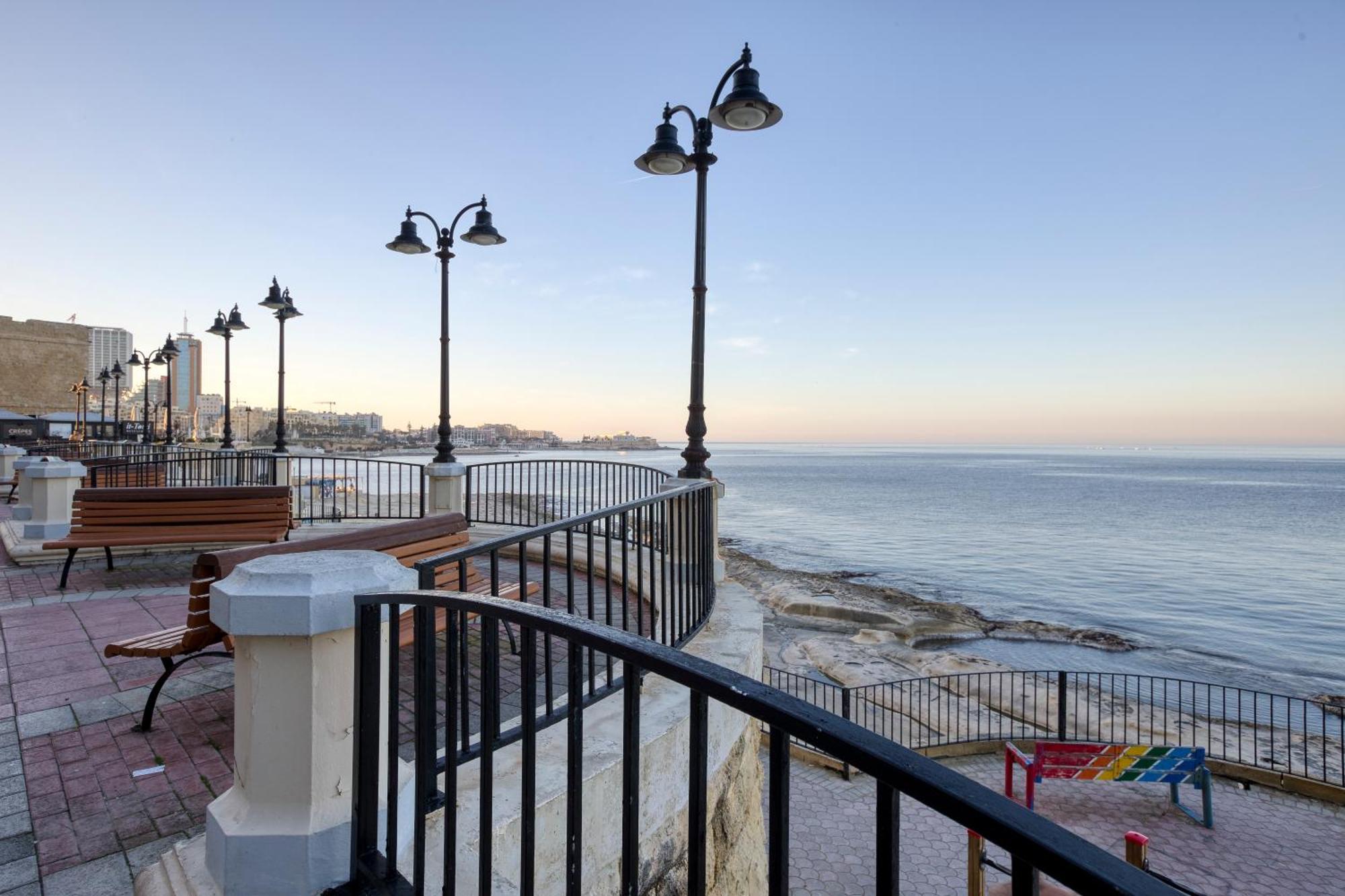 شقة Seafront With Balcony & Sea Views By Jl *