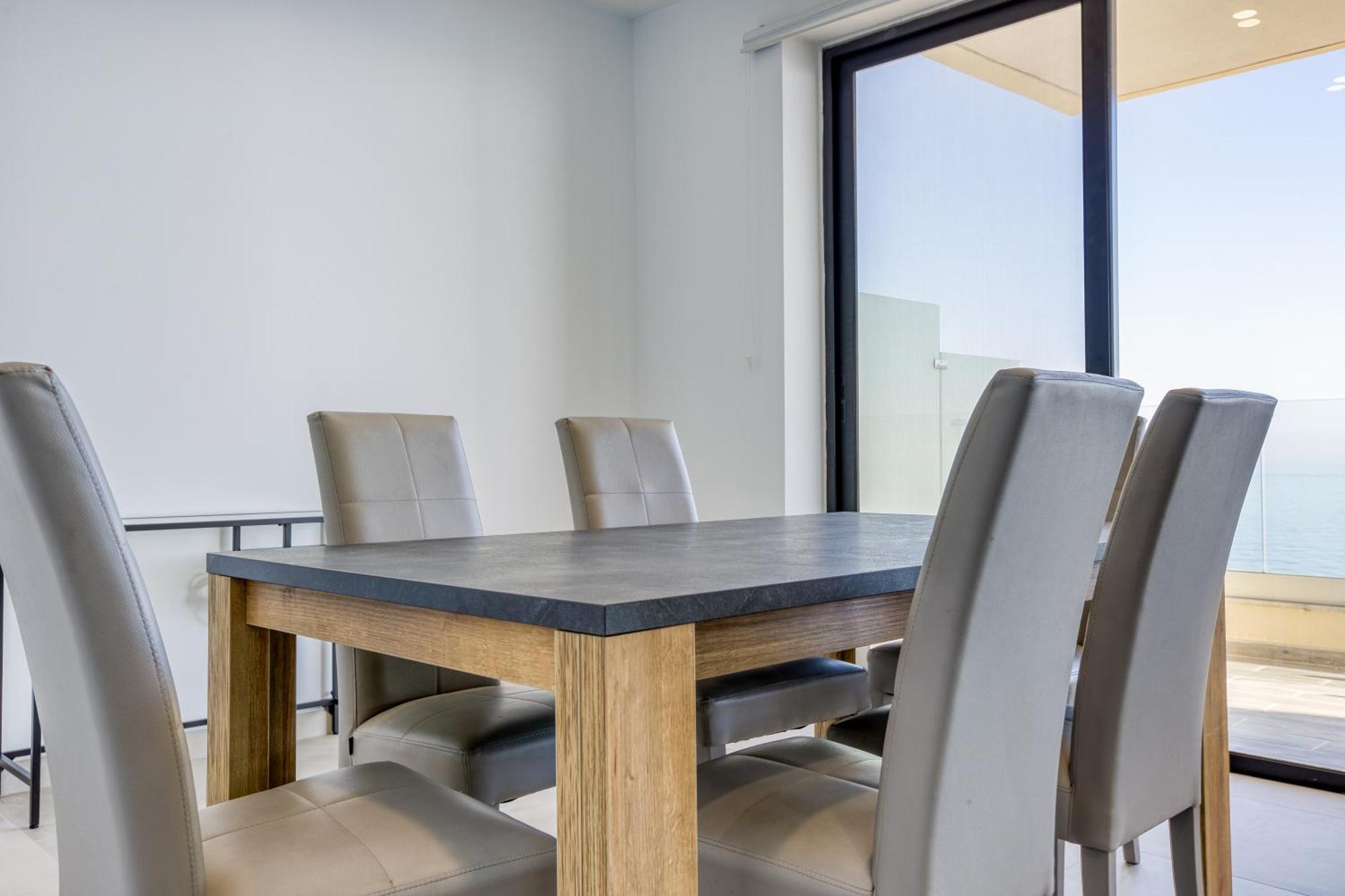 شقة Seafront With Balcony & Sea Views By Jl سليمة