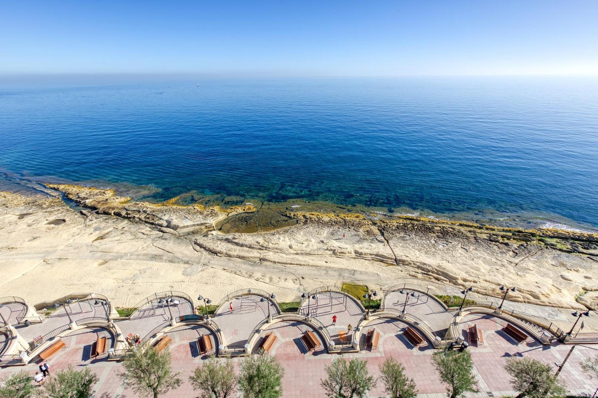 شقة Seafront With Balcony & Sea Views By Jl